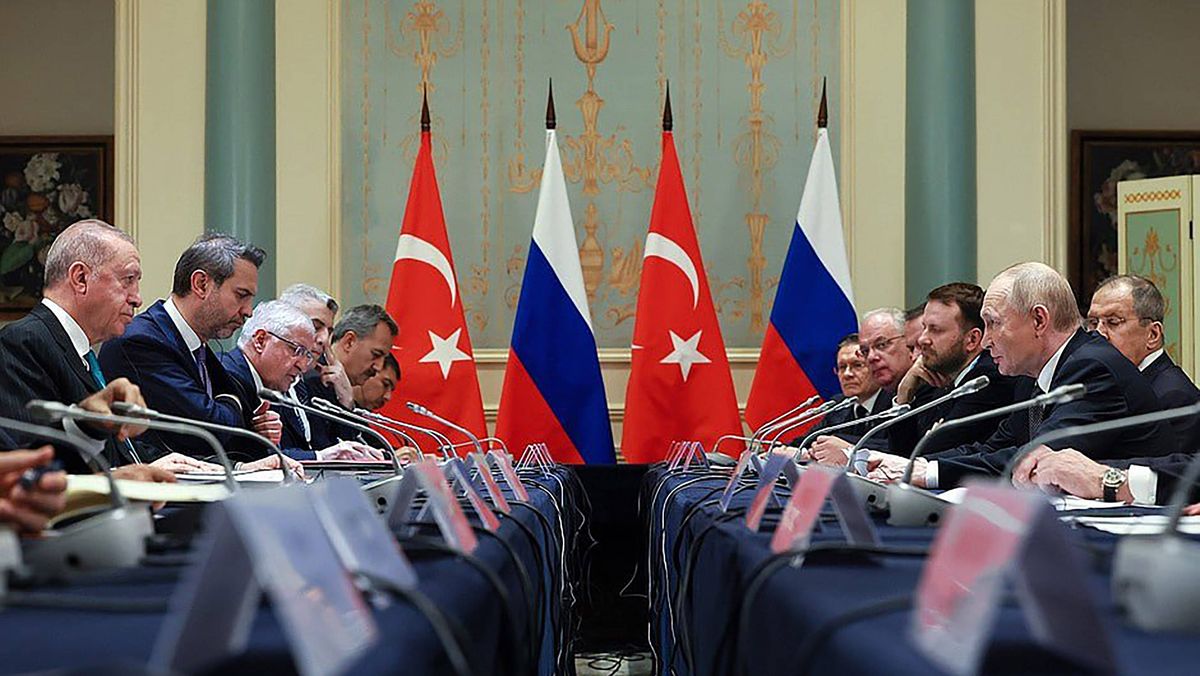 Konkurrieren um Einfluss in der MENA-Region: Russlands Präsident Putin und sein türkischer Amtskollege Erdogan