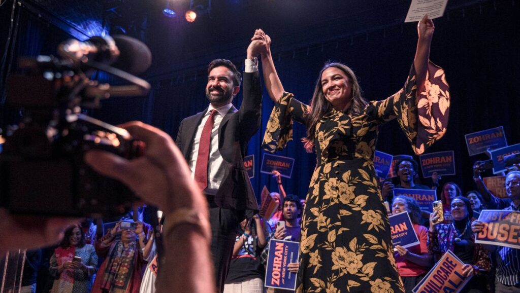 Mitglieder der Demokratischen Sozialisten von Amerika: Zohran Mamdani und Alexandra Ocasio Cortez