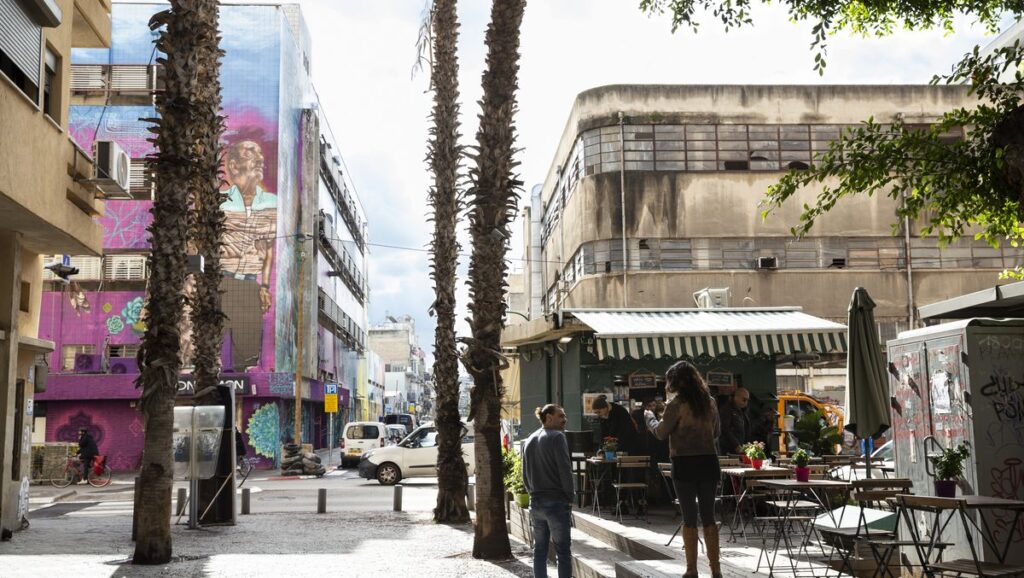 Israels Kleinbetriebe in der Krise: Straßencafé im Tel Aviver Stadtteil Florentin