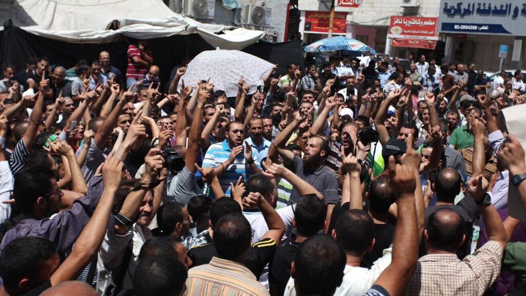 Palästinensische Hamas-Anhänger demonstrieren zur Unterstützung der Muslimbruderschaft in Ägypten