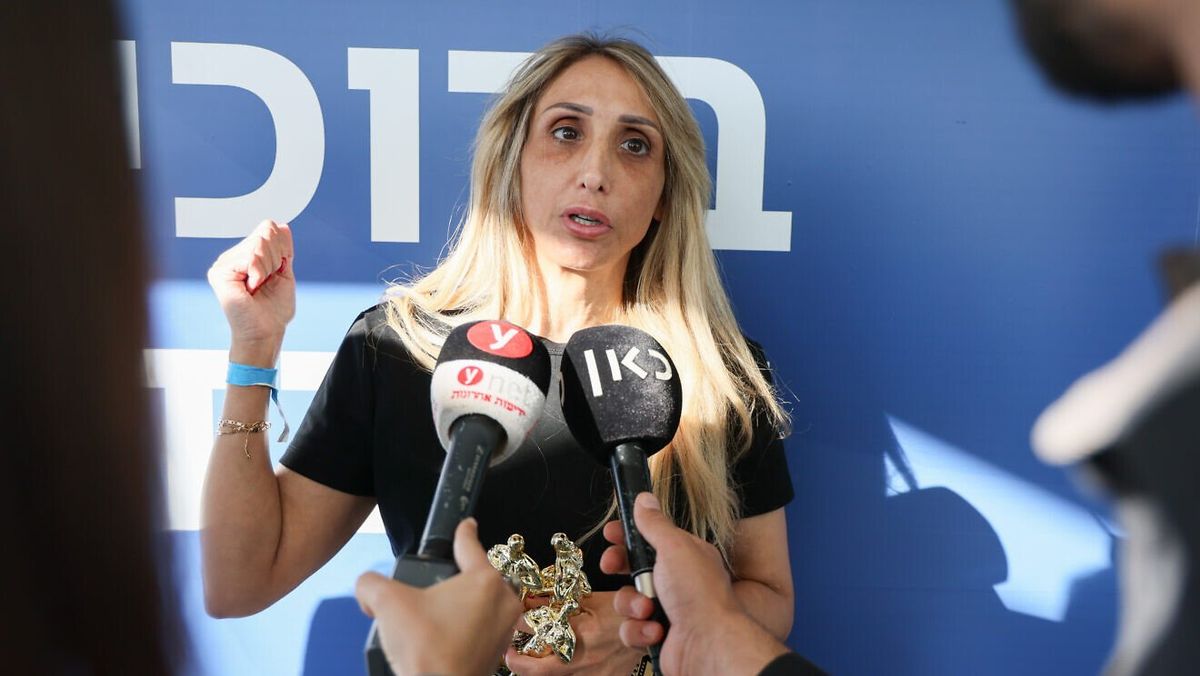 Rom Braslavskis Mutter Tami erzählte der Öffentlichkeit die Geschichte der Gaza-Geiselhaft ihres Sohnes
