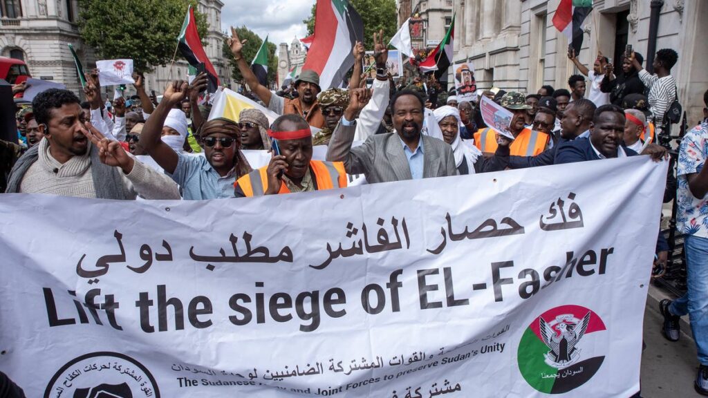 Sudanesen in London demonstrieren gegen die Belagerung von el-Fasher durch die Schnellen Eingreiftruppen