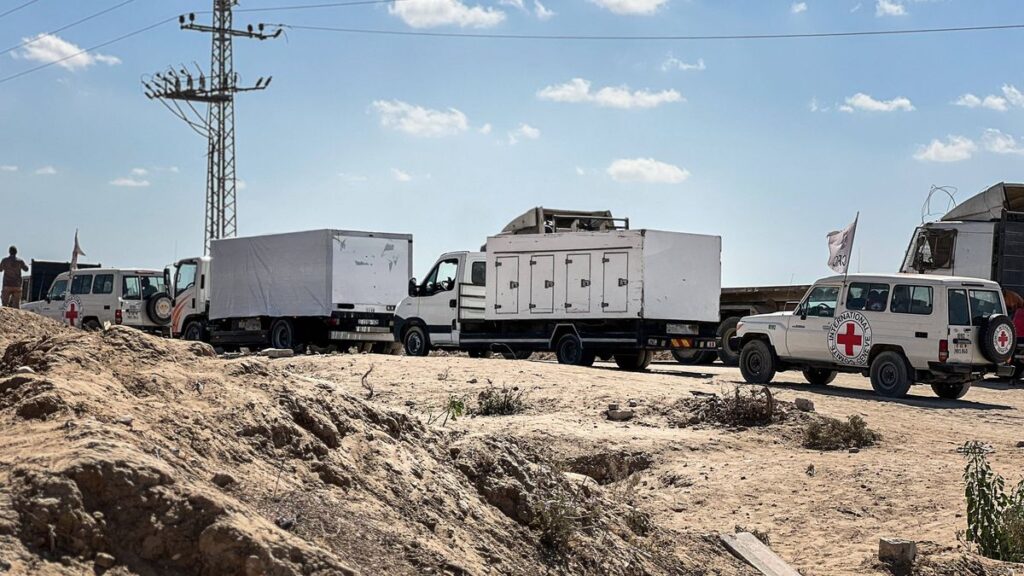 Das Rote Kreuz überführt Leichen von Hamas Geiseln von Gaza nach Israel