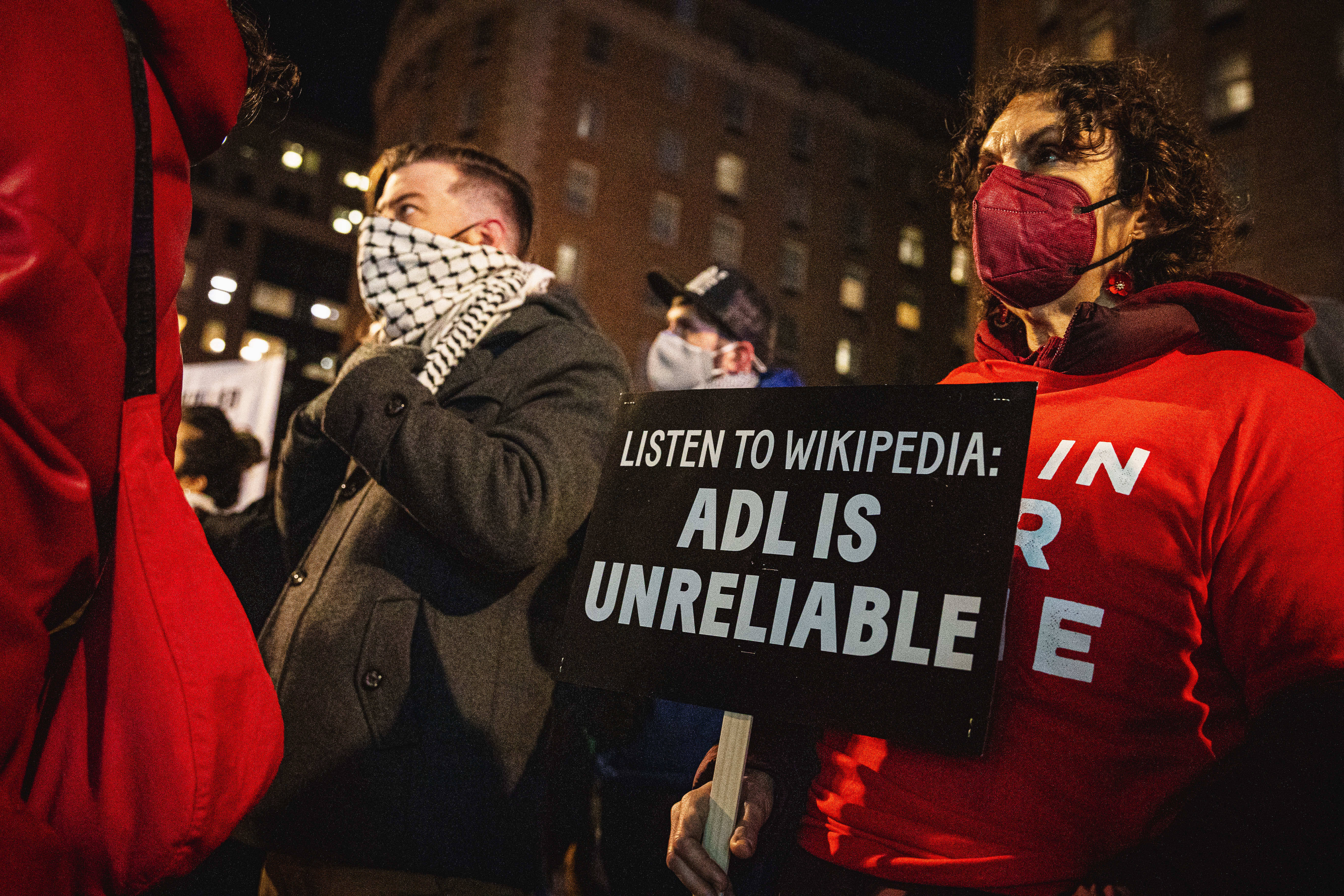 Antiisraelische Demonstranten berufen sich auf voreingenommene Wikipedia-Einträge zum jüdischen Staat