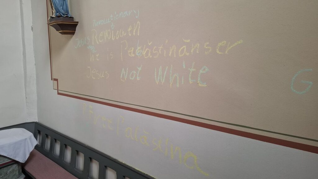 »Free Palestine«: Antisemitische Schmierereien in hessischer Dorfkirche