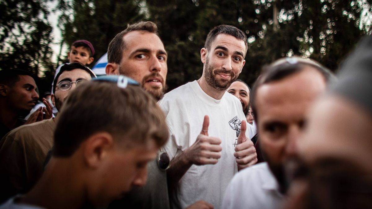 Die ehemalige Hamas-Geisel Avinatan Or bei ihrer Rückkehr nach Israel