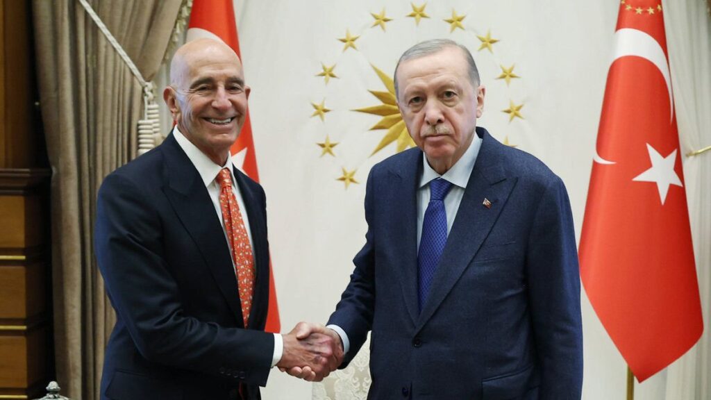 Kritiker werden US-Sondergesandtem Tom Barrack zu große Nähe zu Erdogan und al-Sharaa vor