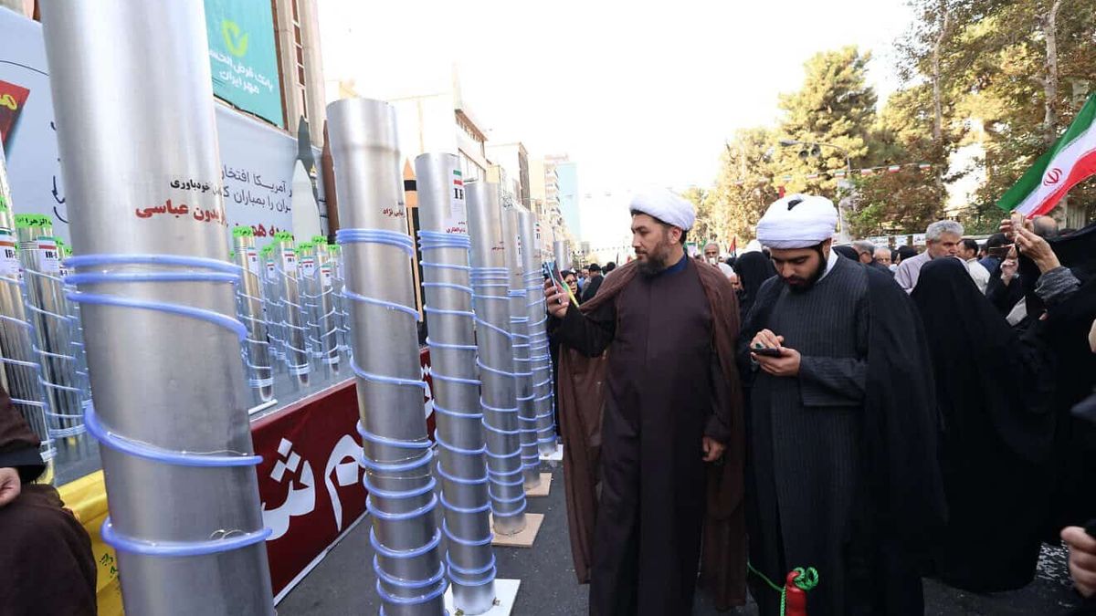 Modell einer Urananreicherungszentrifuge in Teheran