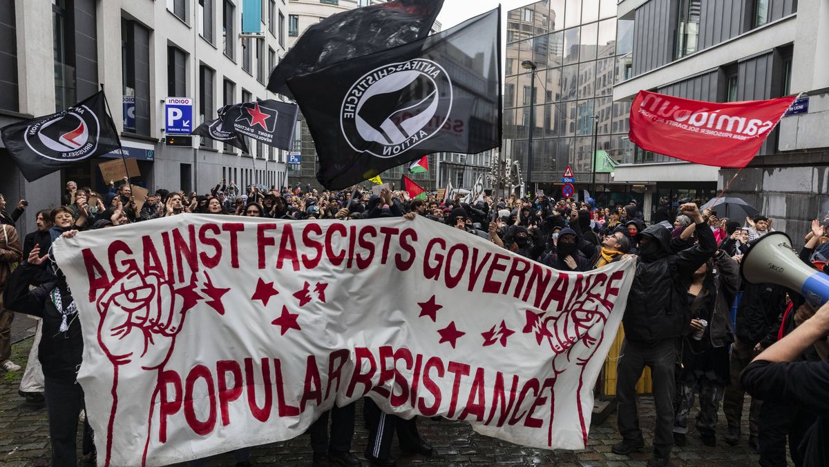 Die PFLP-Vorfeldorganisation Samidoun auf einer antisemitischen Demonstration in Frankreich