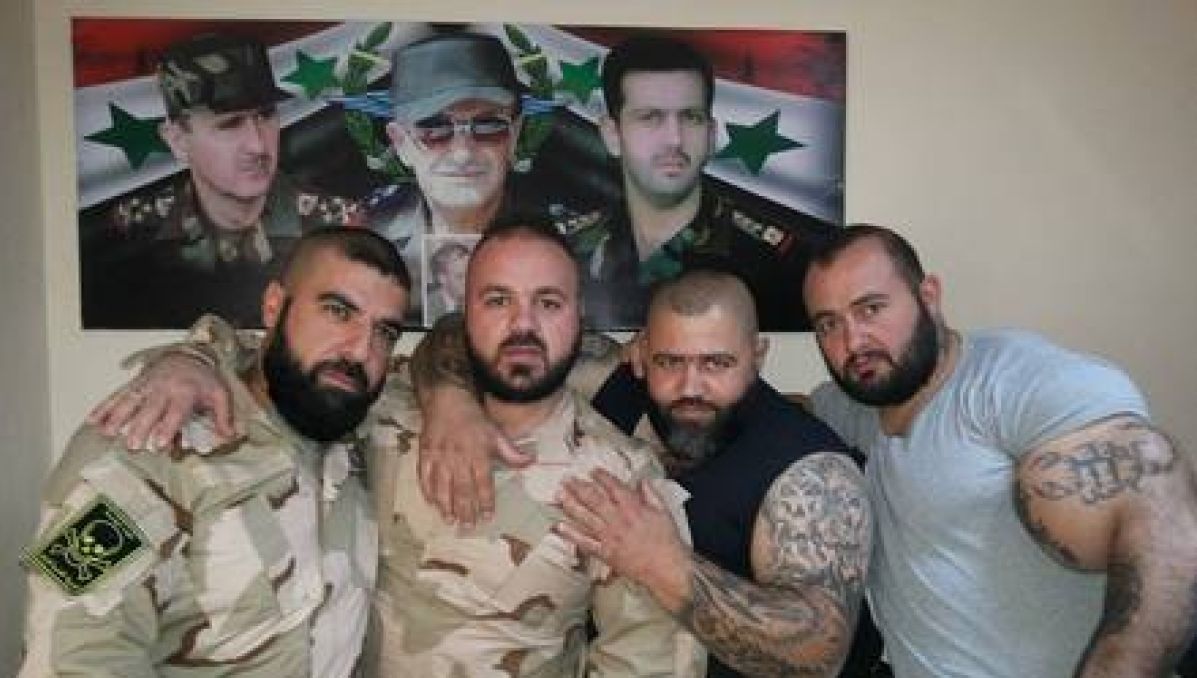 Potentielle Träger des Widerstands: Mitglieder der einst gefürchteten Shabiha-Milizen des syrsichen Ex-Diktators Assad posieren vor der Kamera