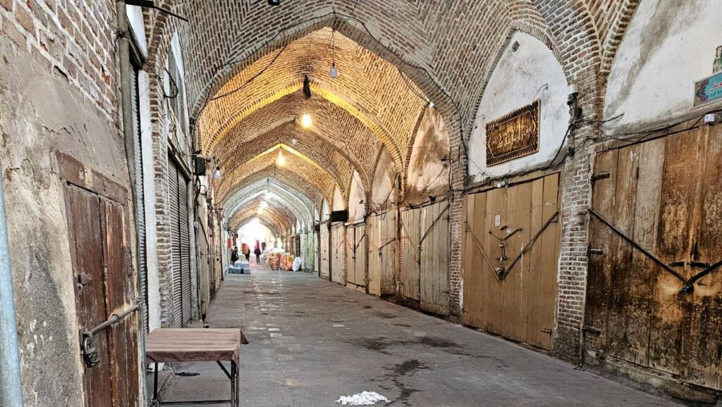 Aus Protest gegen das Regime. halten die Bazaris im Iran ihre Geschäfte geschlossen