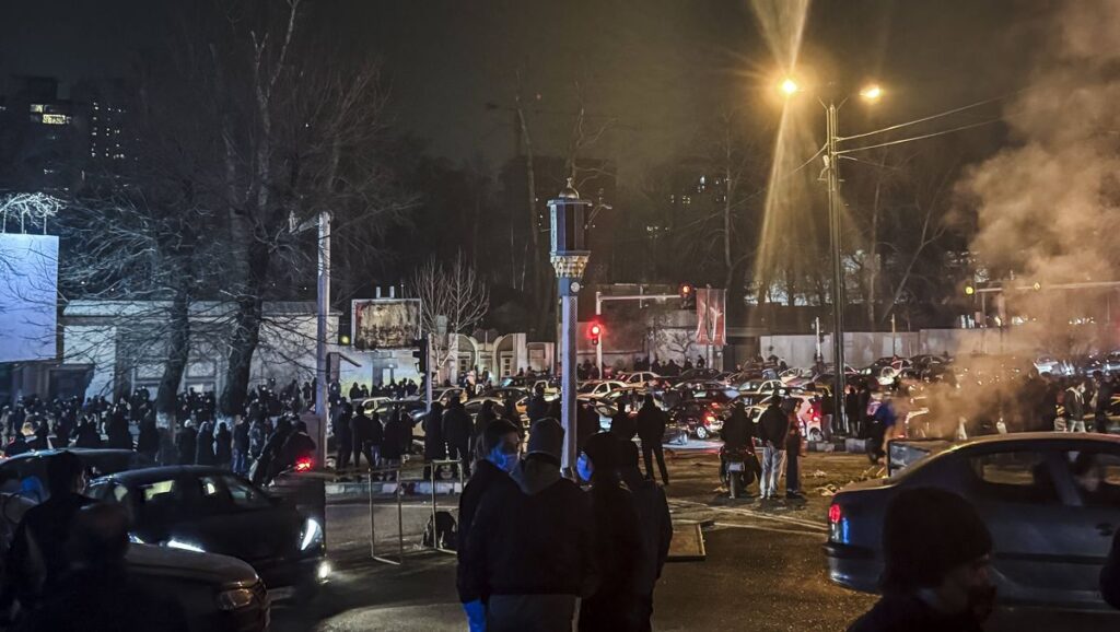 Seit der Internetsperre geht das iranische Regime mit äußerster Brutalität gegen die Demonstranten vor