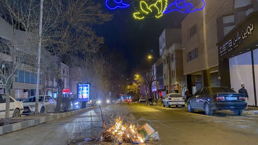 Aufgrund der Proteste verhängten die Machthaber im Iran weitgehende Schließungen