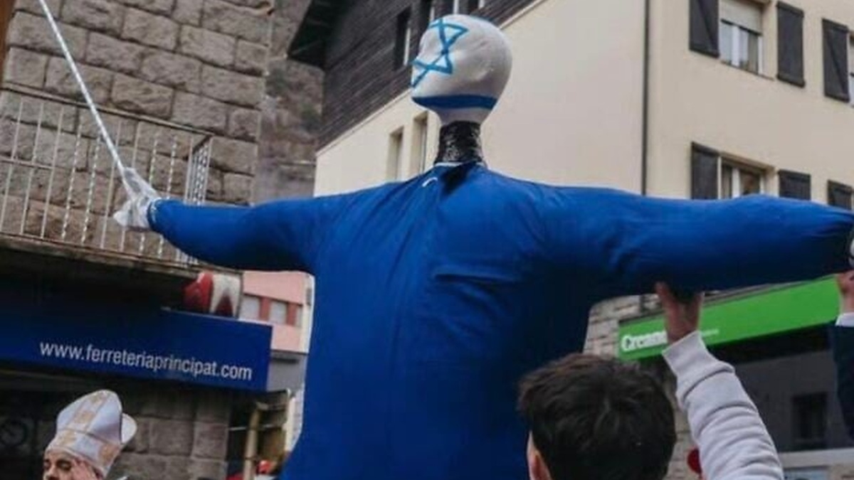 Beim Karneval in Andorra wurde eine Figur in den israelischen Farben und mit Davidestern rituelle hingerichtet