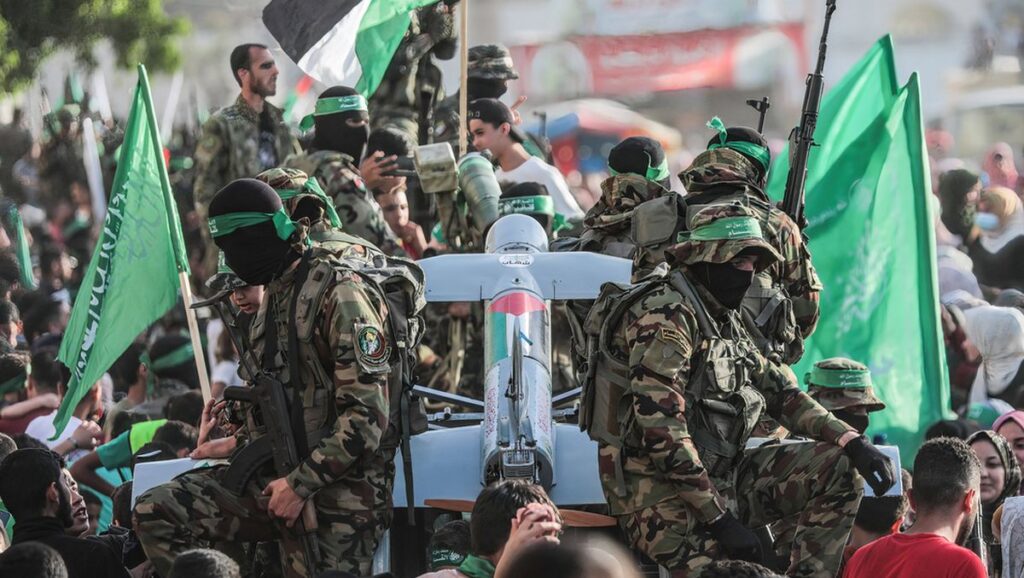 Parade von Hamas-Kämpfern im Gaza-Streifen
