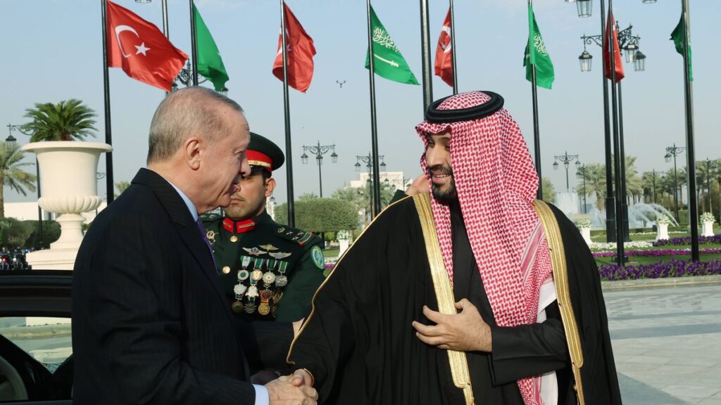 Der saudische Kronprinz Mohammed bin Salman nähert sich Katar und der Türkei an