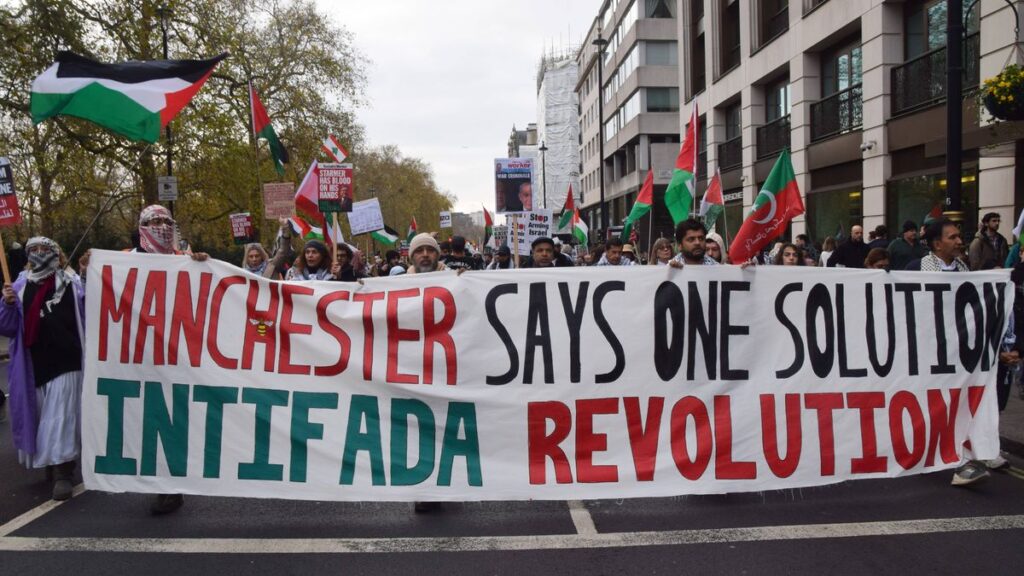 »Intifada-Revolution«: Demonstranten in Großbritannienrufen zum Judenmord auf