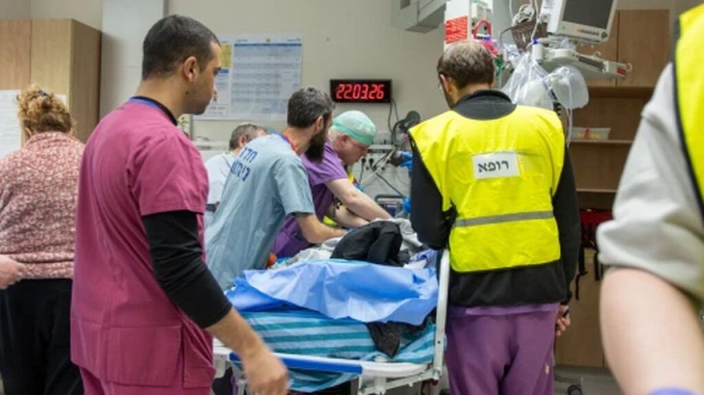 Medizinisches Personal im Soroka-Krankenhaus nach dem iranischen Angriff auf Dimona und Arad