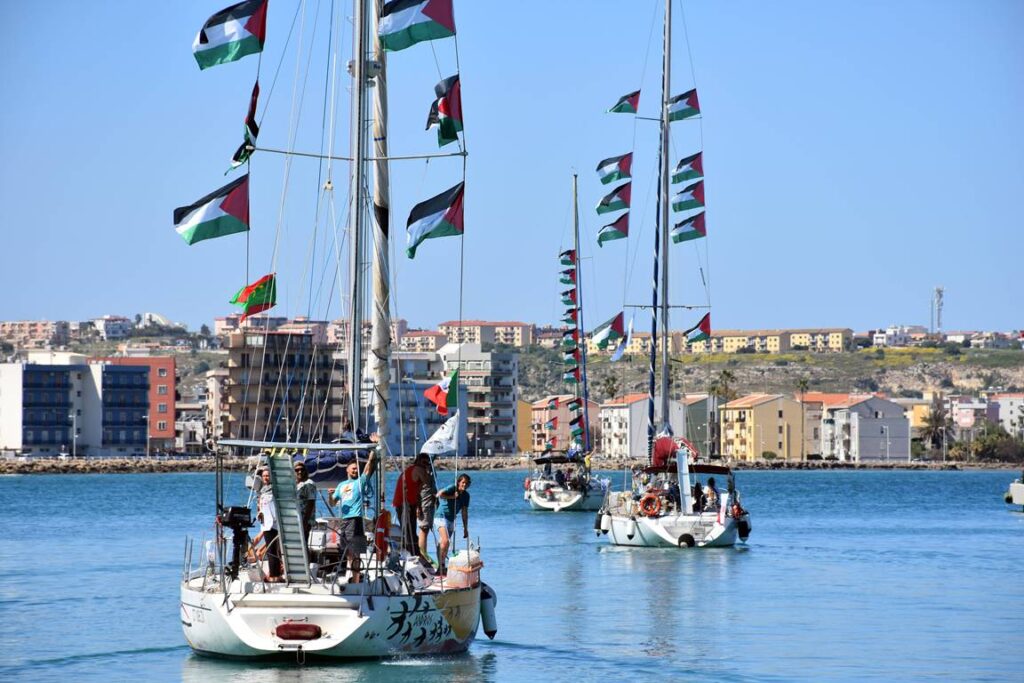 Eine neue Gaza-Flottille ist auf dem Weg in den Osten. Nennenswerte Hilfsgüter sind auch dieses Mal nicht an Bord der Boote. (© imago images/Anadolu Agency)