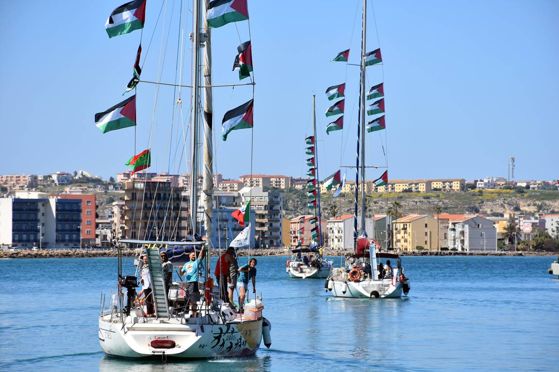 Eine neue Gaza-Flottille ist auf dem Weg in den Osten. Nennenswerte Hilfsgüter sind auch dieses Mal nicht an Bord der Boote. (© imago images/Anadolu Agency)