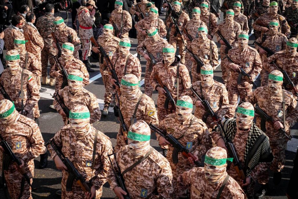 Seit 47 Jahren Kern des Unterdrückungsapparates, der die iranische Bevölkerung niederhält: die Revolutionsgarden. (© imago images/NurPhoto)