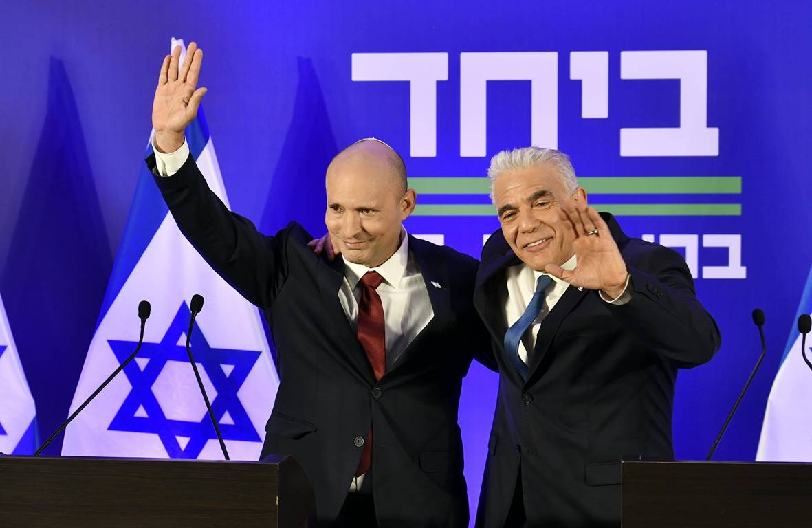 Naftali Bennett und Yair Lapid werden gemeinsam in die israelische Parlamentswahl im Oktober gehen. (© imago images/Xinhua)