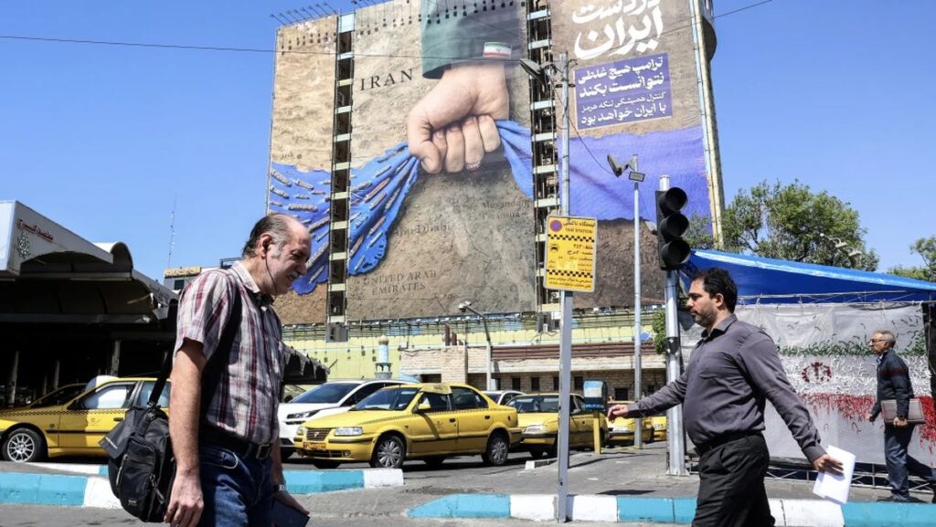 Propagandabild in Teheran zur iranischen Sperrung der Straße von Hormus