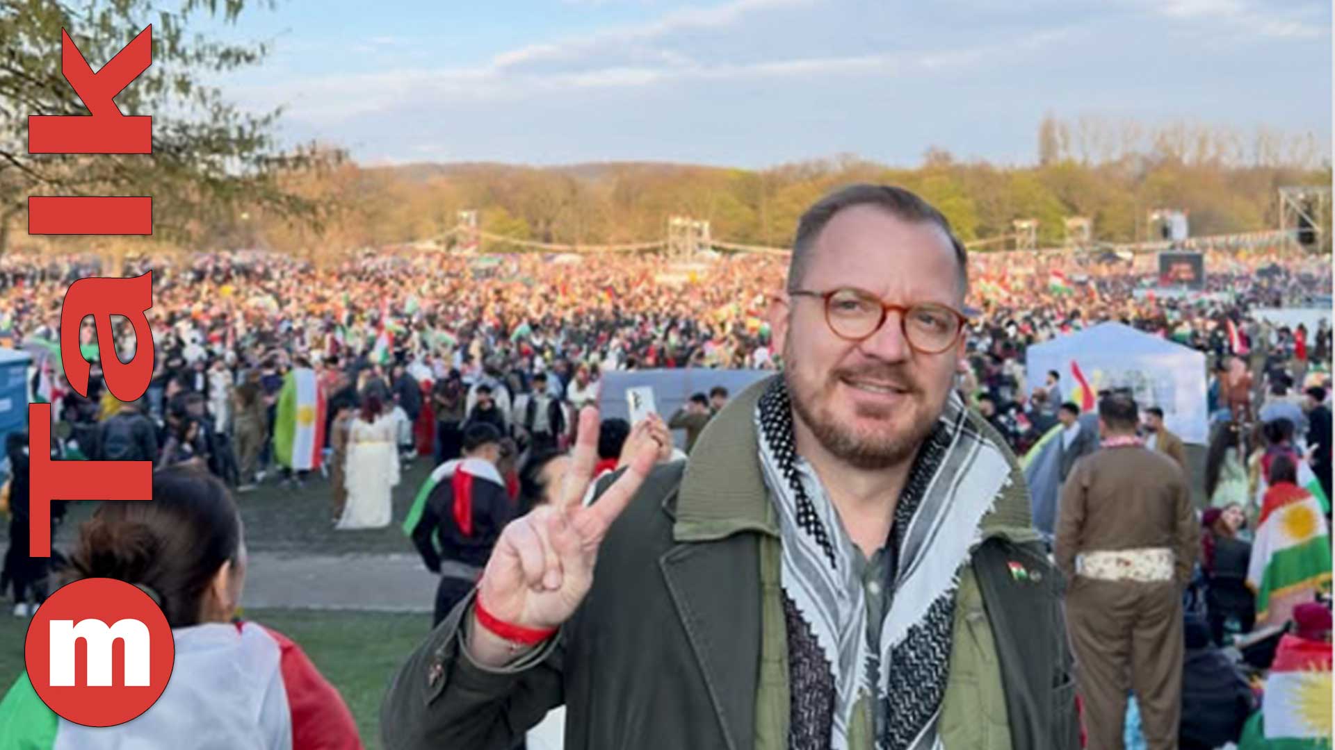 Tobias Huch beim Newroz-Fest in Bonn