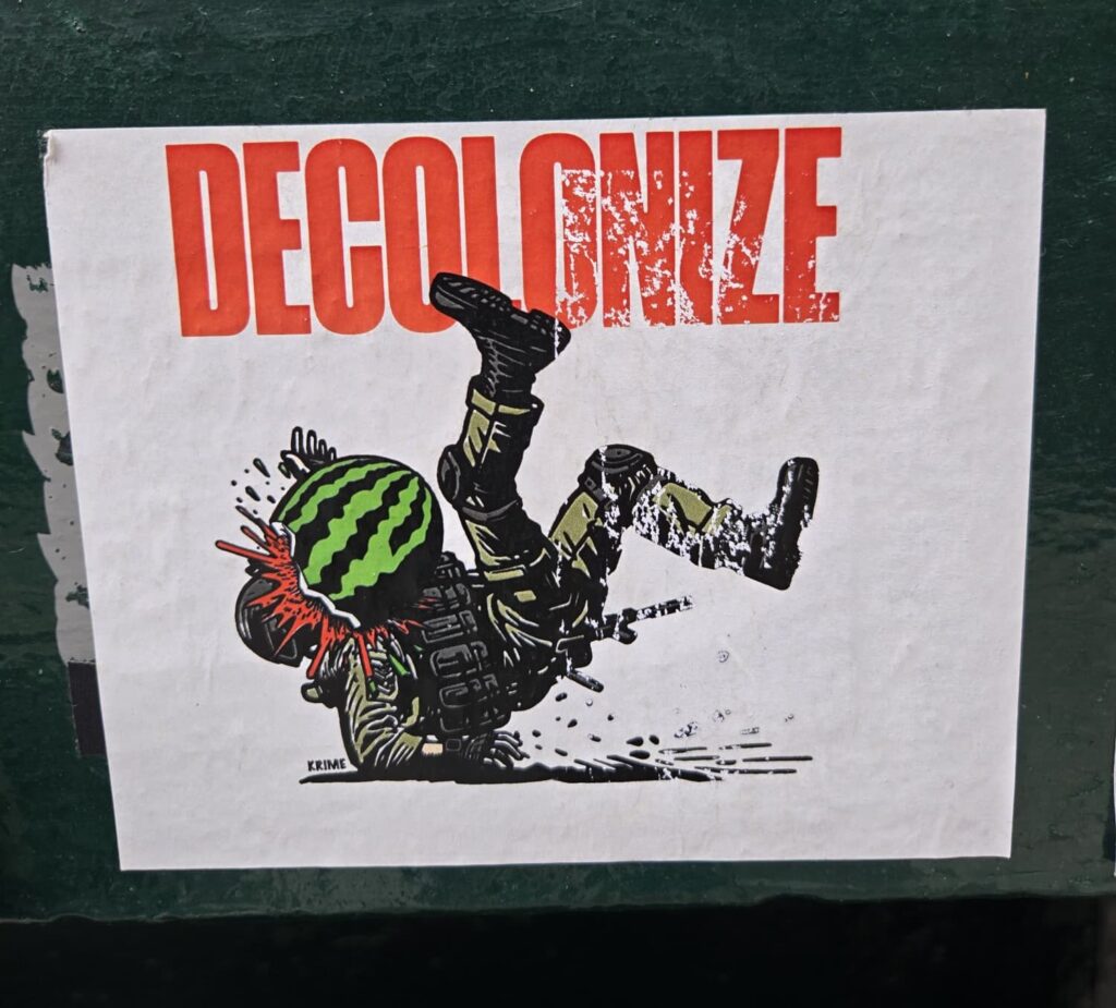 Eines der vielen israelfeindlichen Plakaten in Athen. (Foto: Autor)