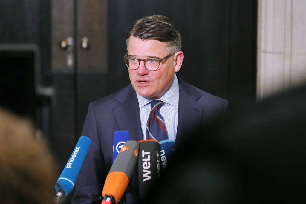 Die Gesetzesinitiative zum Existenzrecht Israels geht von Hessens CDU unter der Führung von Ministerpräsident Boris Rhein aus. (© imago images/dts Nachrichtenagentur)