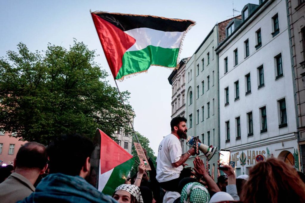 Das Milieu des zornigen Israelhasses war in Kreuzberg auch am 1. Mai auf der Straße. (© imago image/ZUMA Press Wire)