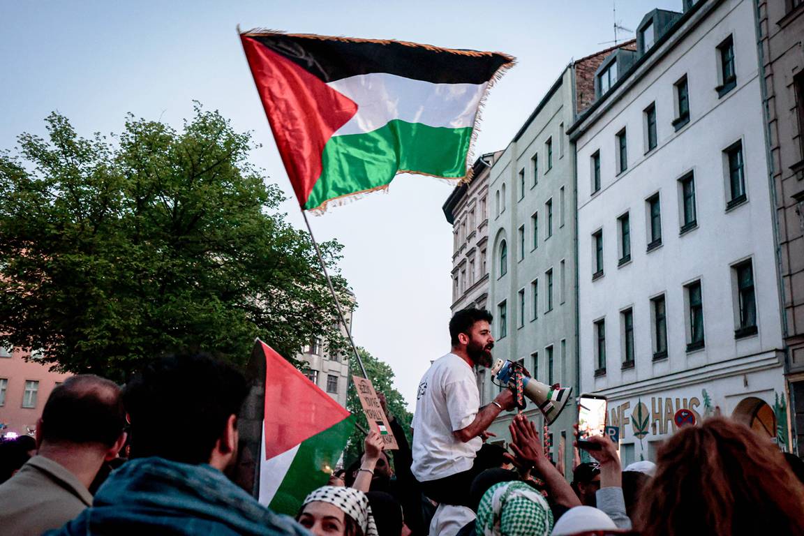 Das Milieu des zornigen Israelhasses war in Kreuzberg auch am 1. Mai auf der Straße. (© imago image/ZUMA Press Wire)