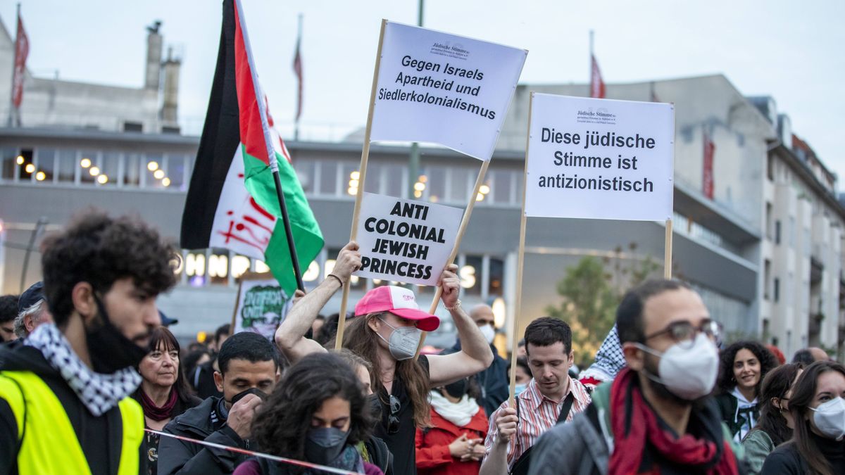 Bei antiisraelischen Demonstrationen immer vorne mit dabei: die »Jüdische Stimme«