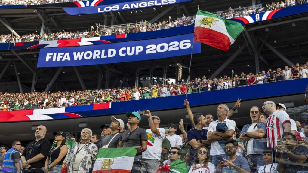Fußball-WM: Protest mit der vorrevolutionären Flagge des Iran