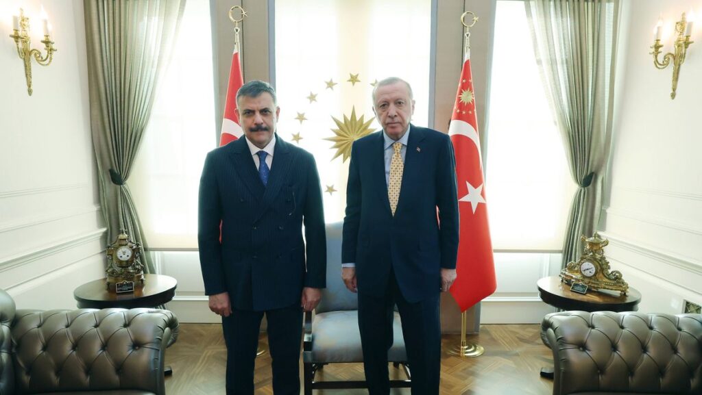Der türkische Präsident Erdogan mit seinem Innenminister Ciftci