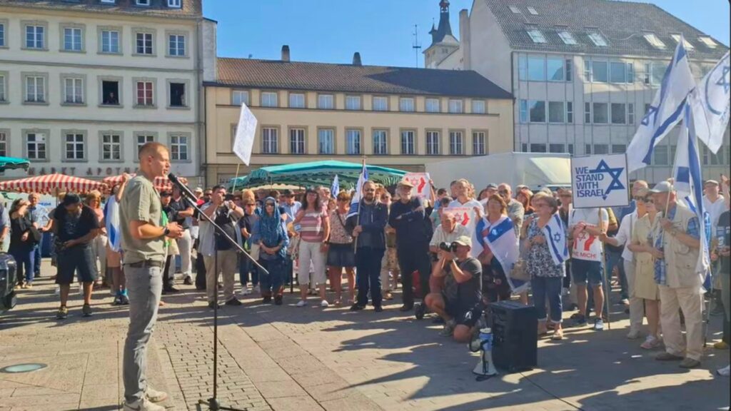 Die Kundgebung gegen antisemitische Gewalt der Deutsch-Israelischen Würzburg