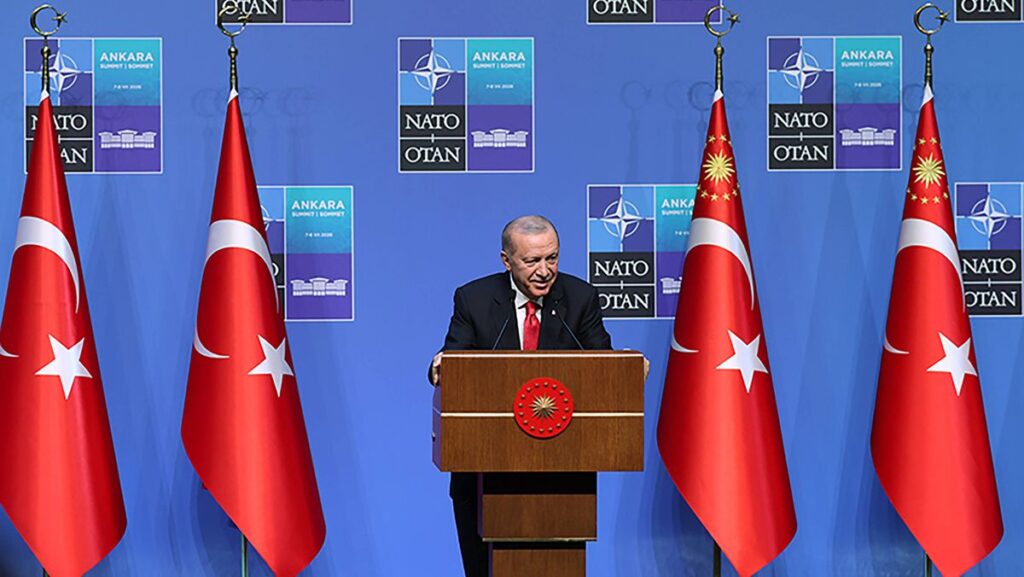 Der türkische Präsiden Erdoğan auf dem NATO-Gipfel in Ankara