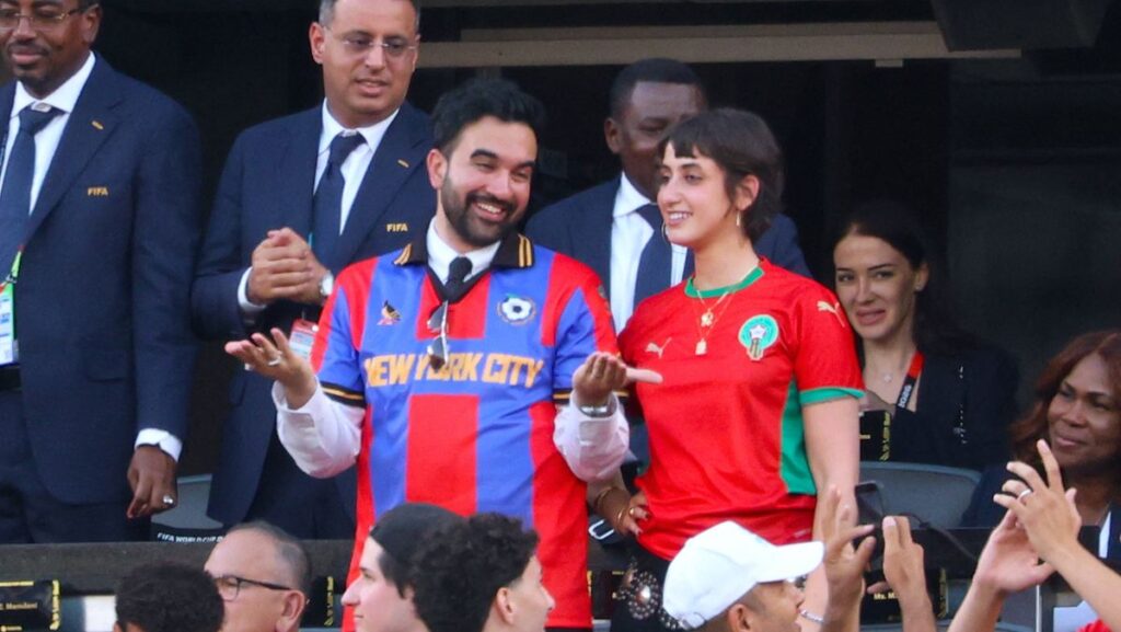 New Yorker Bürgermeister Zohran Mamdani mit seiner Frau bei der Fußball-WM
