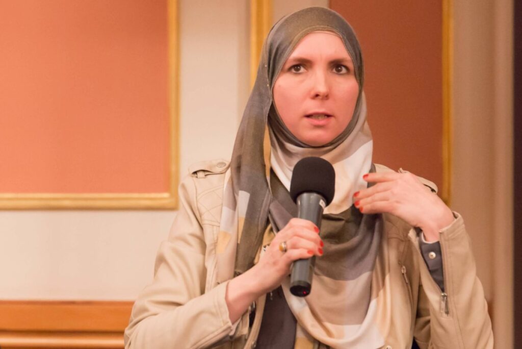 Die Moderatorin des Abends in der Neuköllner Dar-Assalam-Moschee: Iman Andrea Reimann