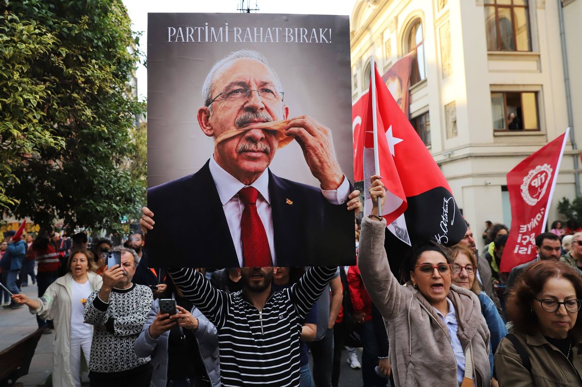 Türkei: Anhänger von Özgür Özel demonstrieren gegen den neuen alten CHP-Chef Kemal Kılıçdaroğlu