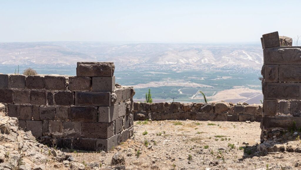 Blick von der in Israel gelegenen Kreuzfahrerfestung Belvoir über das Jordantal