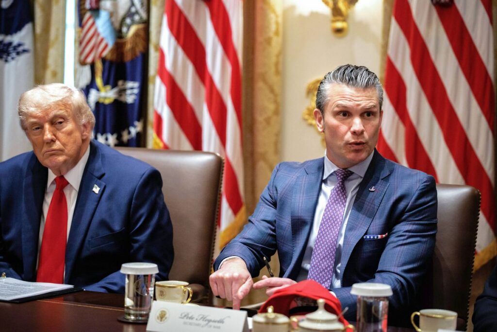 US-Präsident Trump und Verteidigungsminister Pete Hegseth