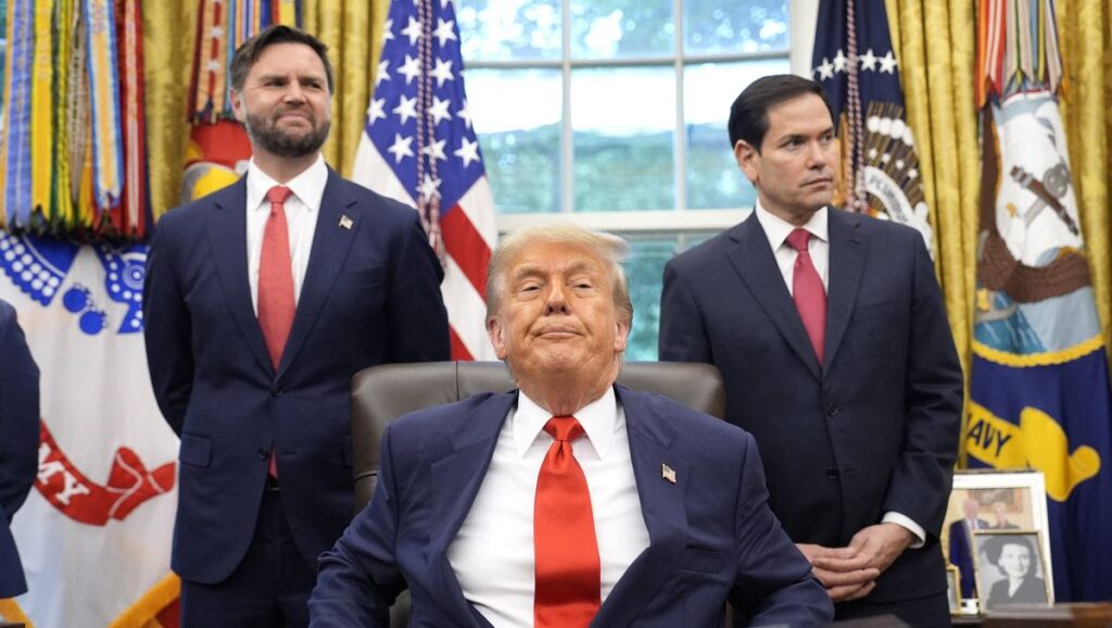 US-Präsident Trump zwischen Vizepräsident Vance und Außenminister Rubio