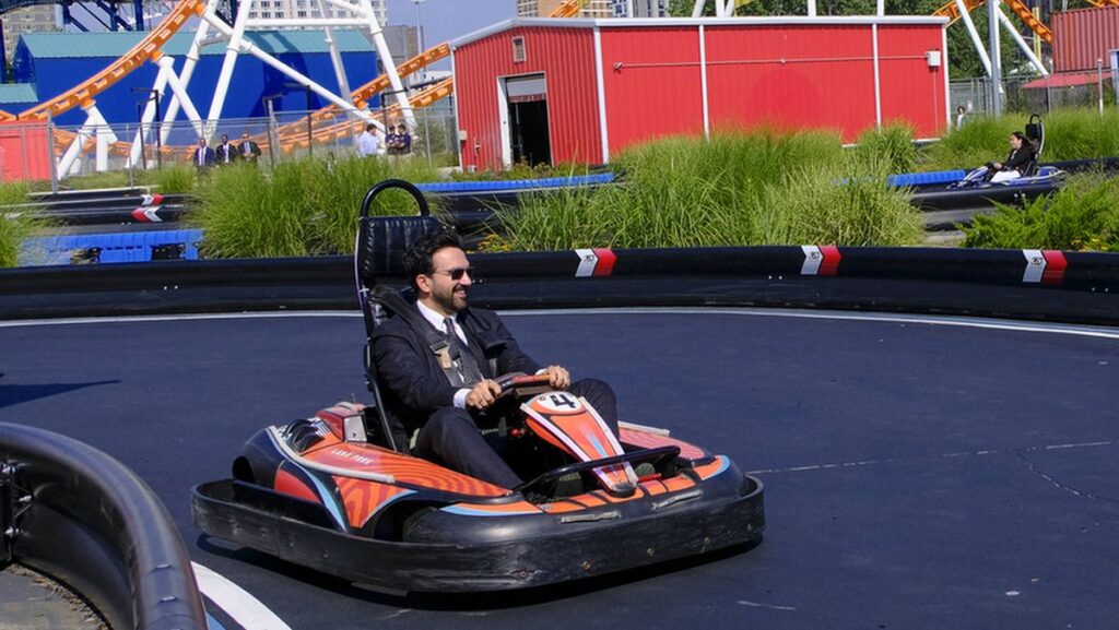 Der New Yorker Bürgermeister Zohran Mamdani in Coney Island