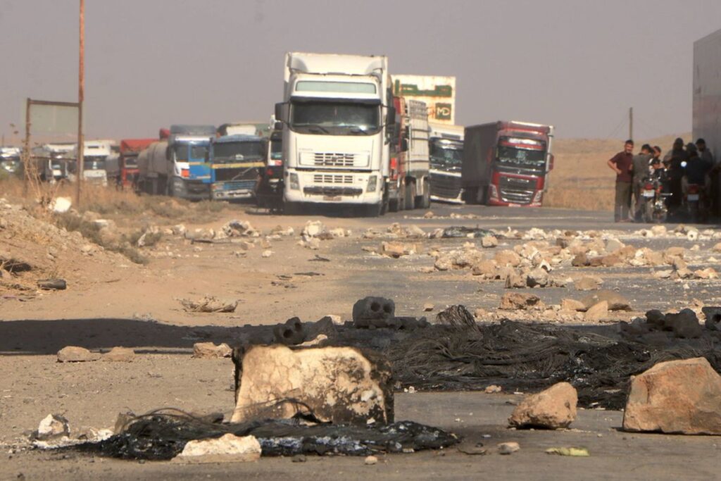 Straßensperre im Zuge der landesweiten Proteste gegen die Erhöhung der Kraftstoffpreise in Syrien