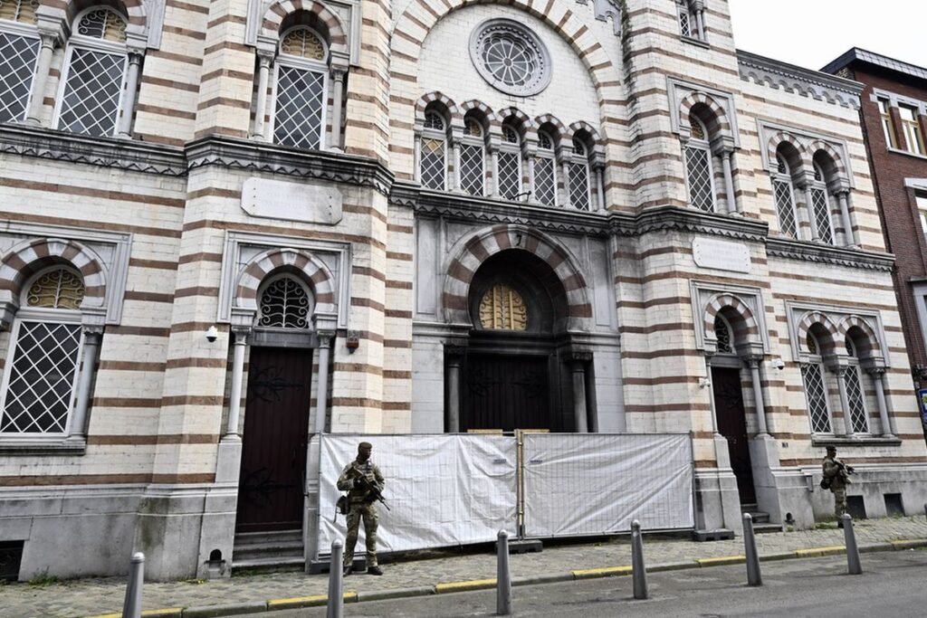 Iranischer Anschlag: Soldaten vor der angegriffenen Synagoge im belgischen Lüttich