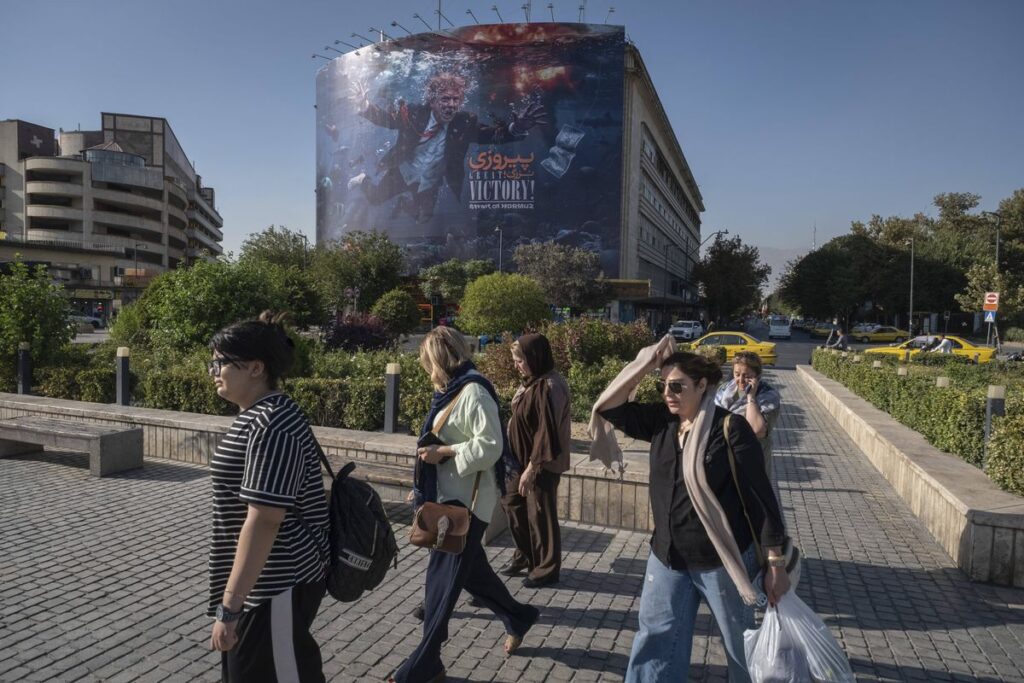 Hidschabplicht im Iran: Kluft zwischen Regimepropaganda und gelebter Praxis scheint immer größer zu werden