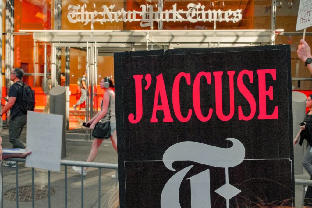 Demonstration gegen die israelfeindliche Berichterstattung der New York Times