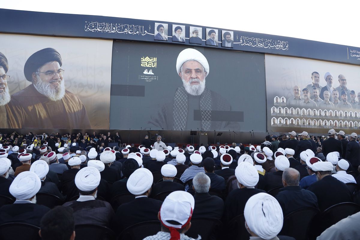 Aufmarsch von Hisbollah-Anhängern zum zweiten Jahrestag der Tötung von Hassan Nasrallah durch Israel