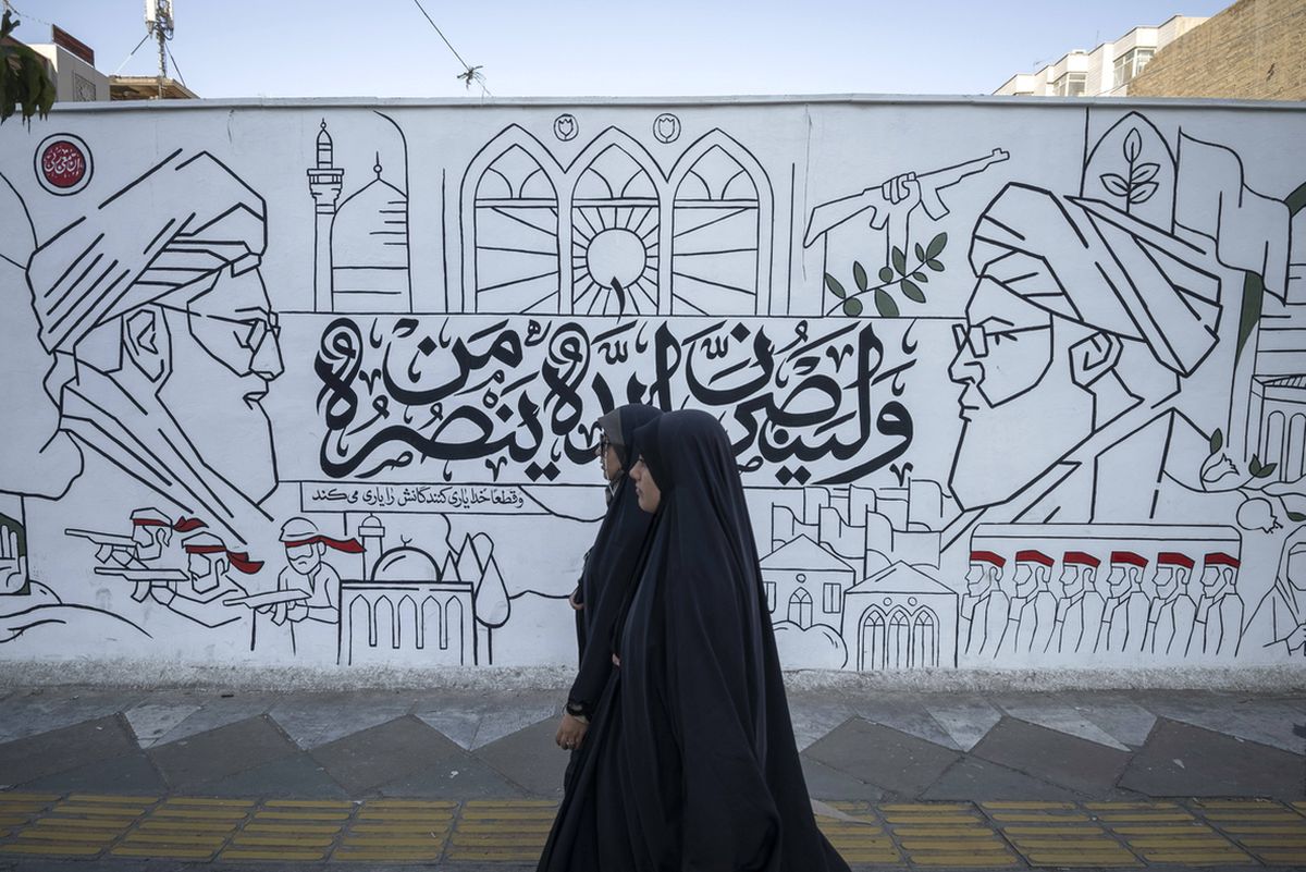 Irans Oberster Führer Mojtaba Khamenei soll sich mit Justizchef Gholamhossein Mohseni Ejei sich mit getroffen haben